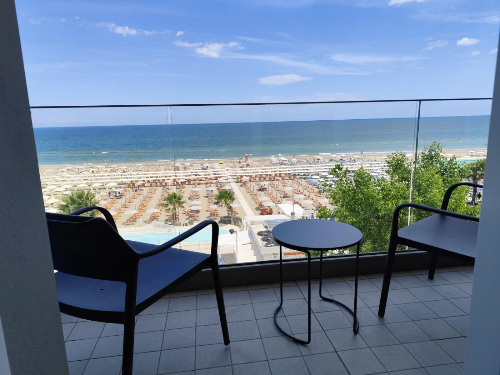 Hotel Sporting ריצ'יונה מראה חיצוני תמונה